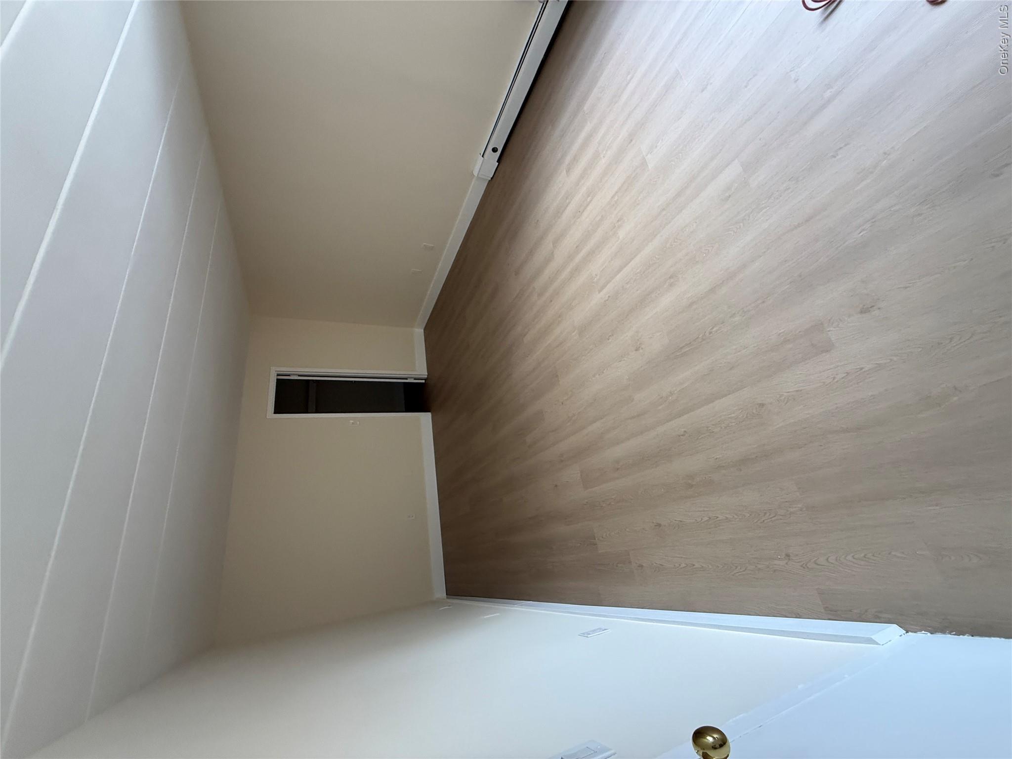 2035 Central Park Avenue 2m Property Photo 4