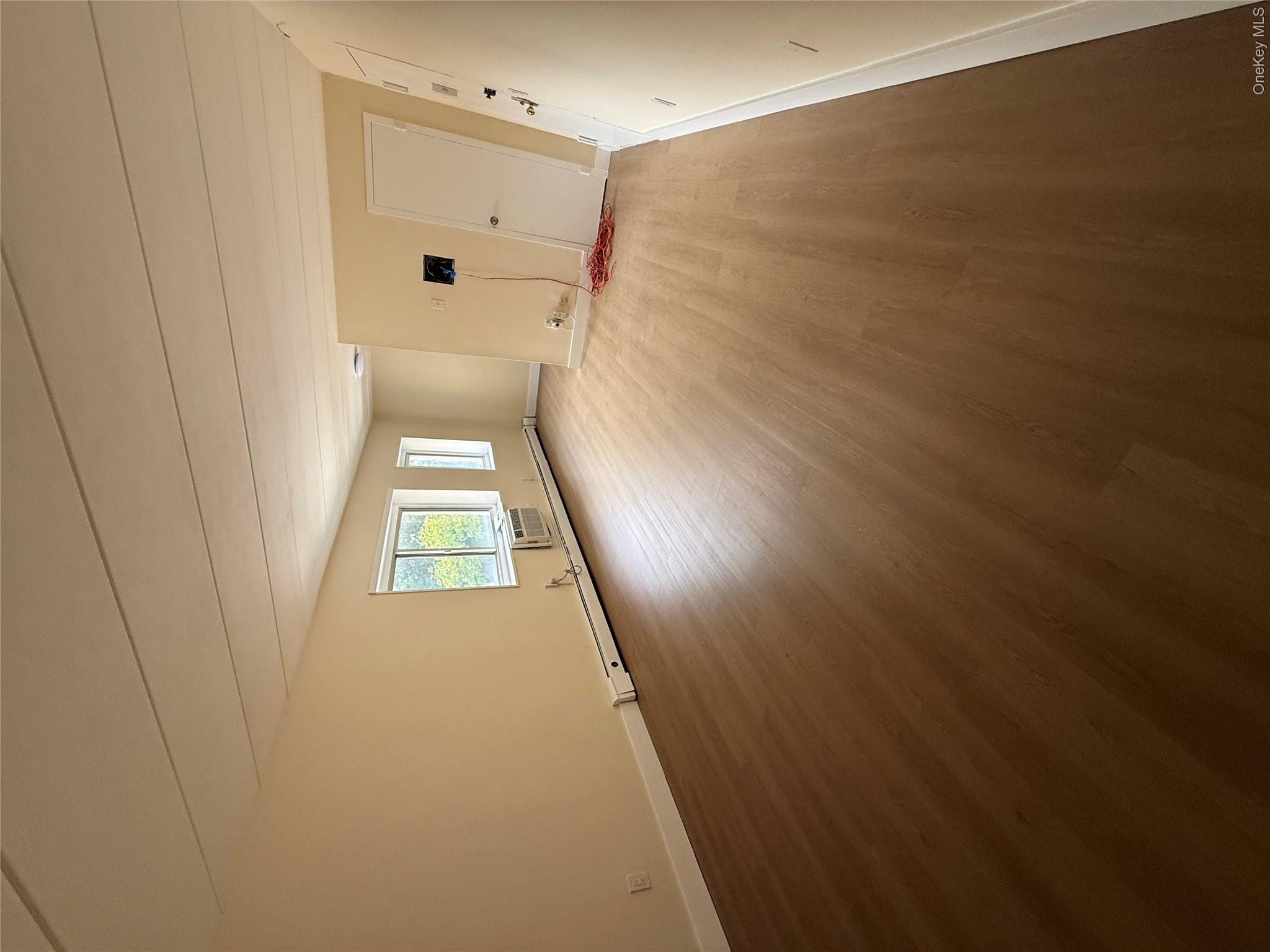 2035 Central Park Avenue 2m Property Photo 5