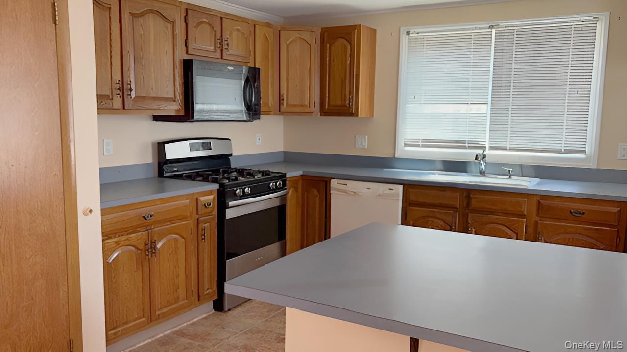 5131 Village Circle Property Photo 3