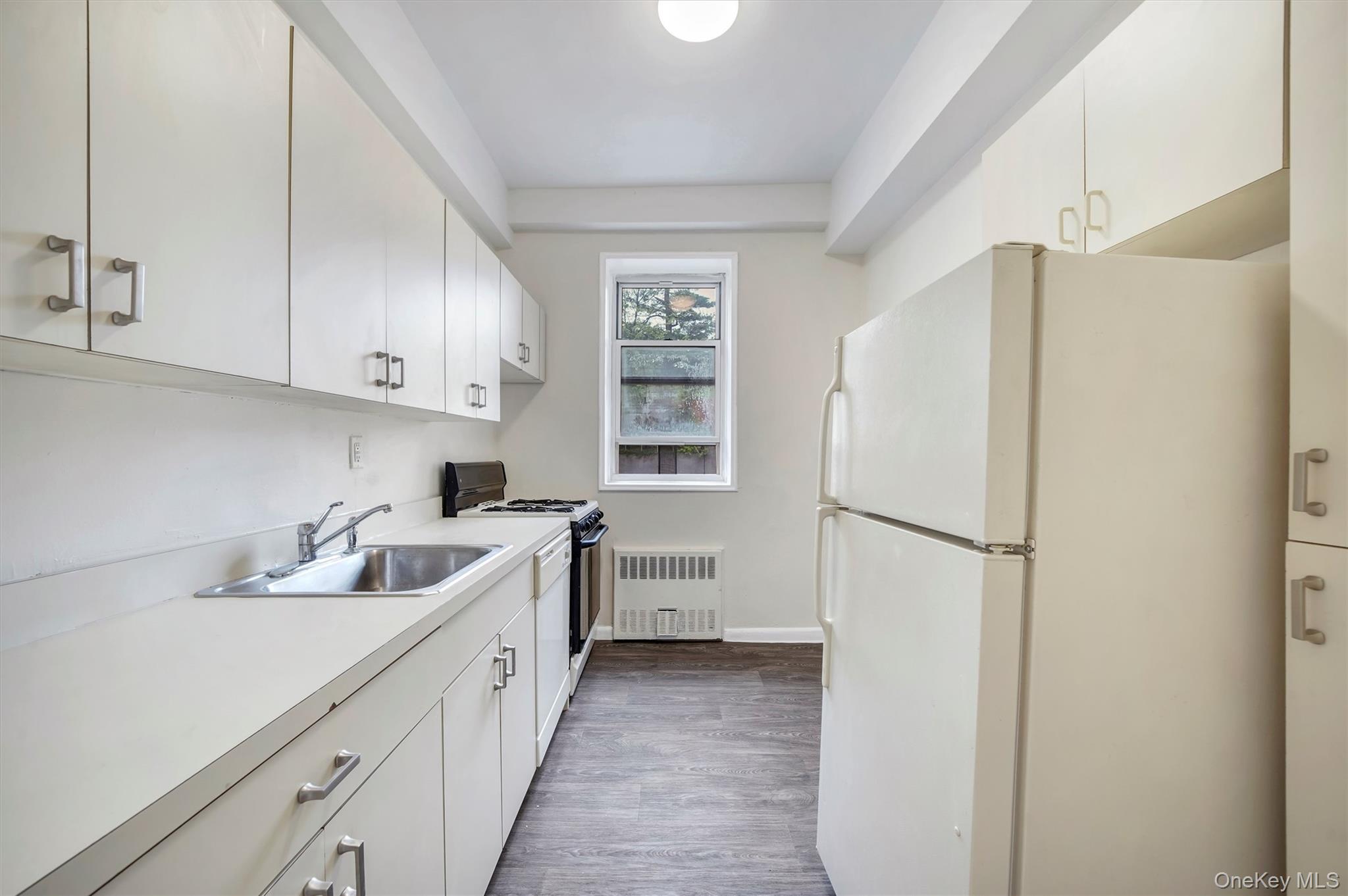 4 Sadore Lane 1-o Property Photo 5