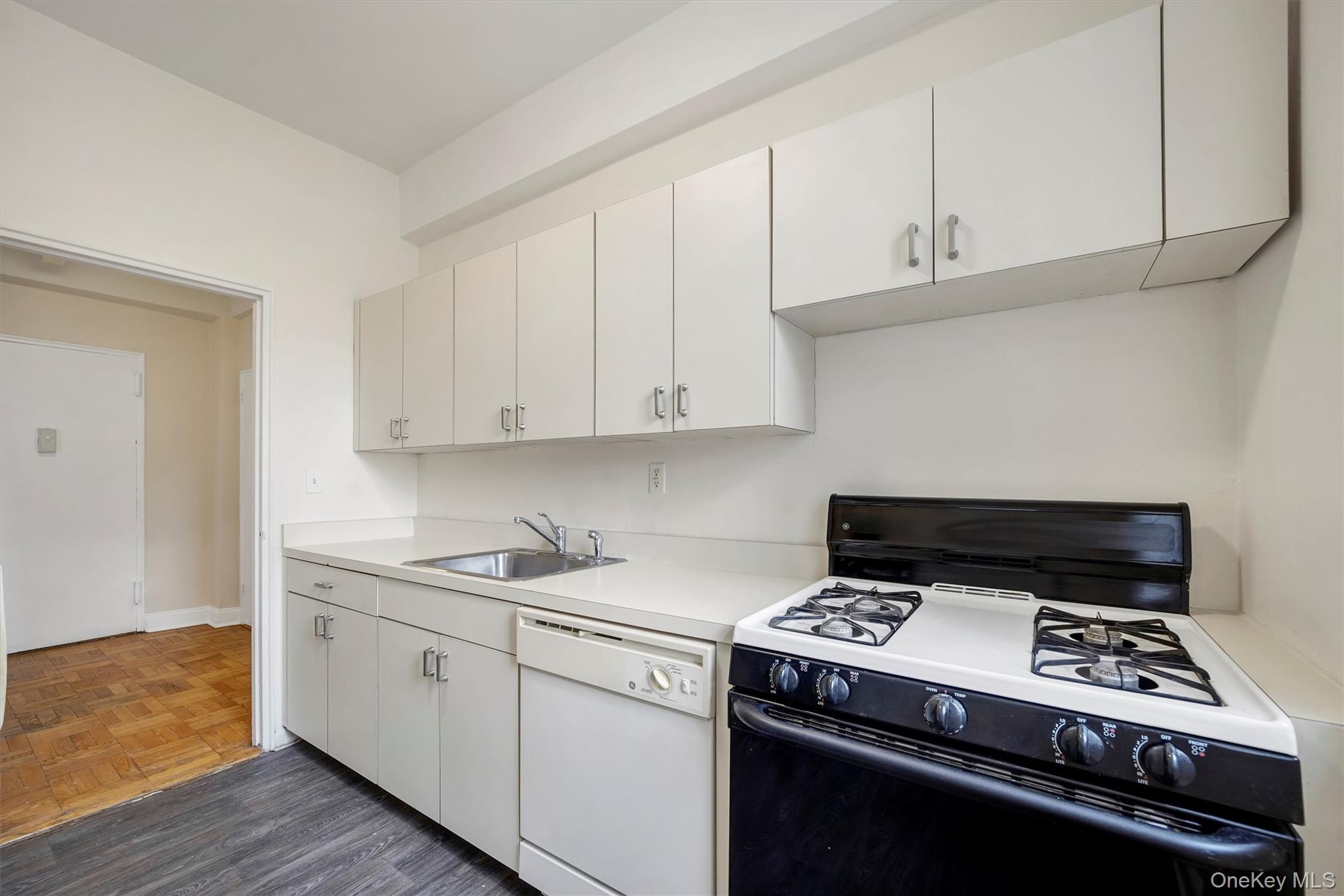 4 Sadore Lane 1-o Property Photo 6