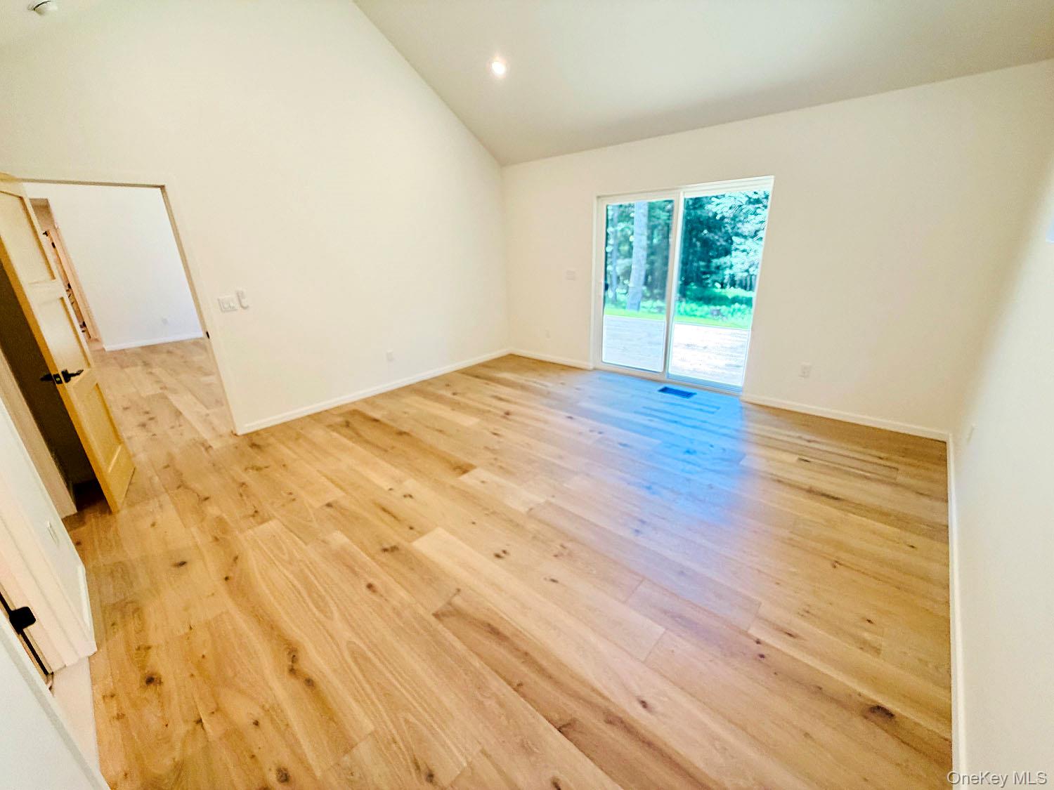 204 Country Road Property Photo 12
