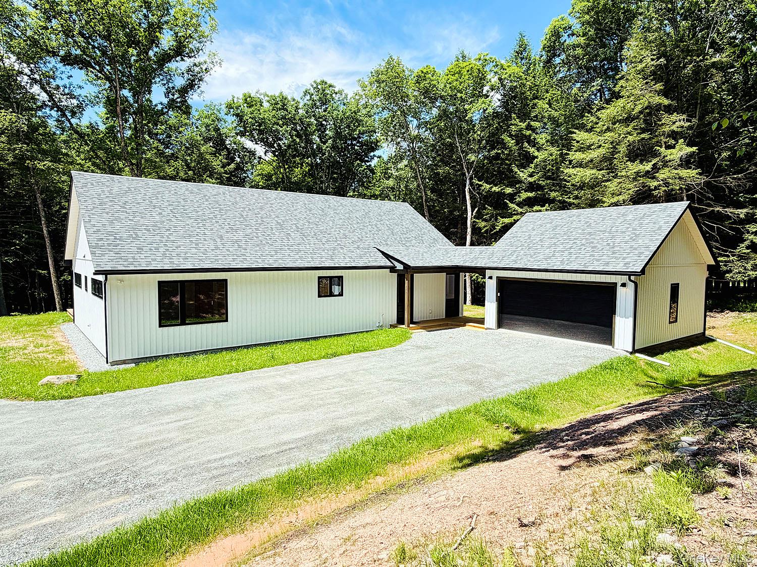 204 Country Road Property Photo 26