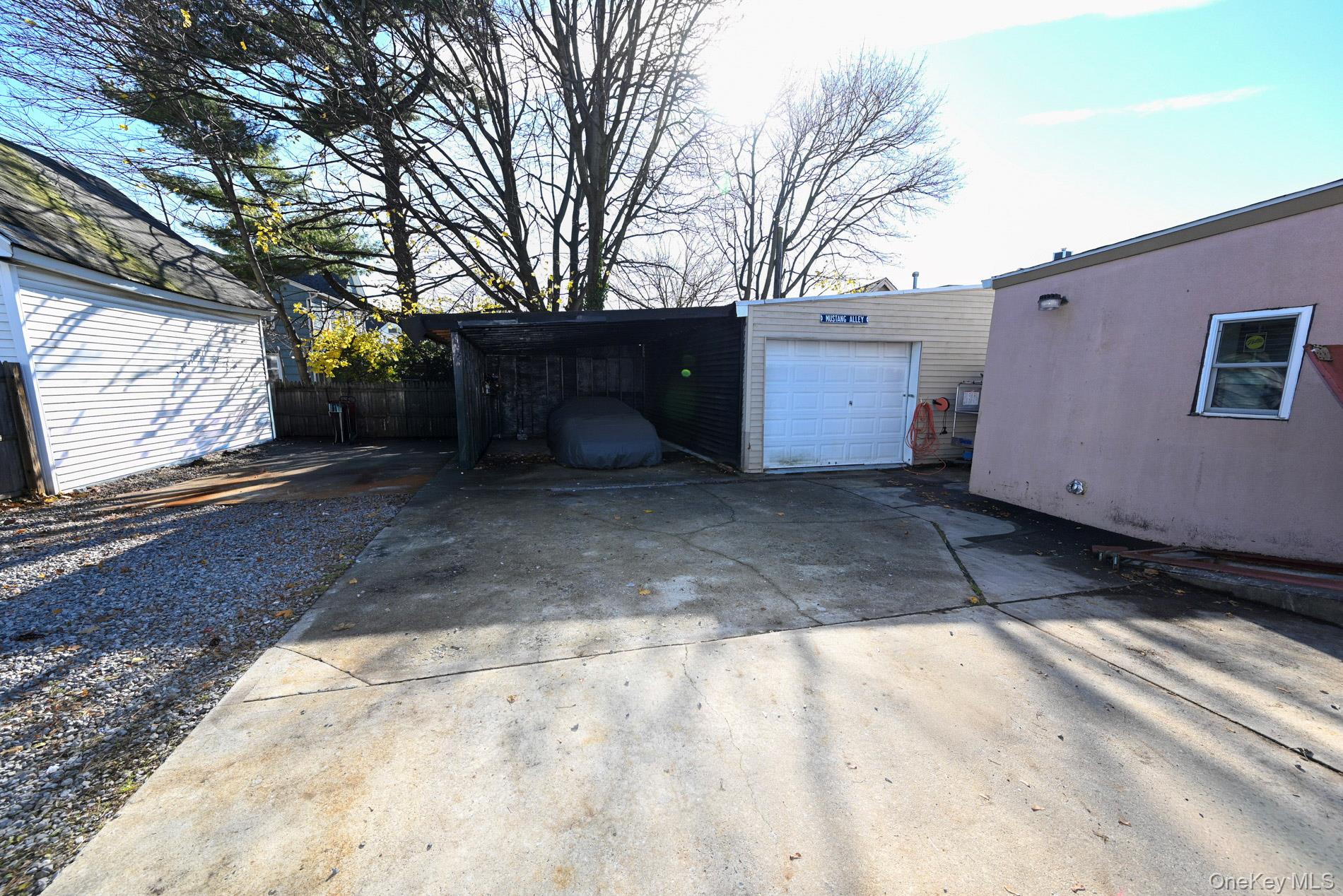 308 Jericho Turnpike Property Photo 10