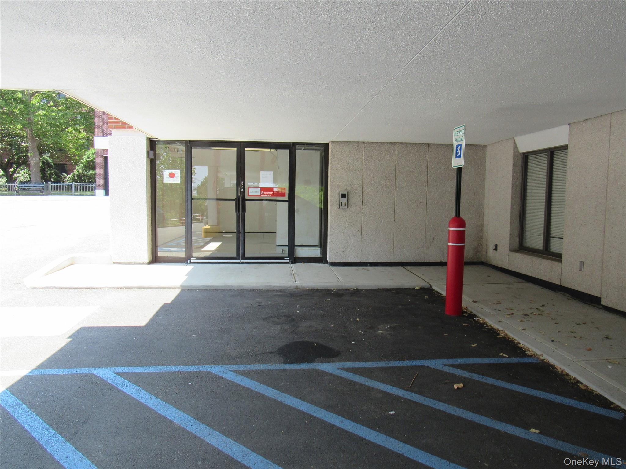 17 S Broadway Garden Level Property Photo 3