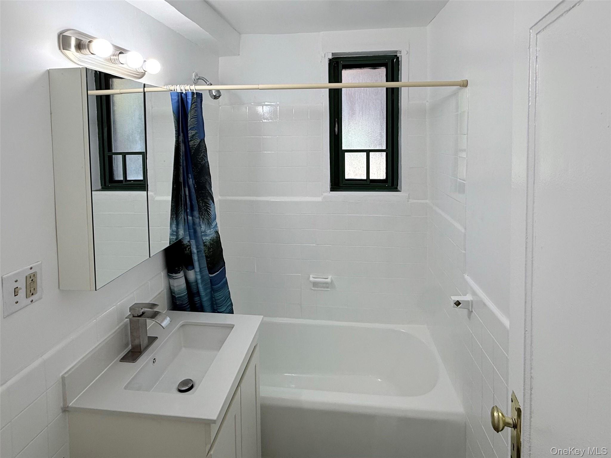 1651 Metropolitan Avenue Mb Property Photo 9