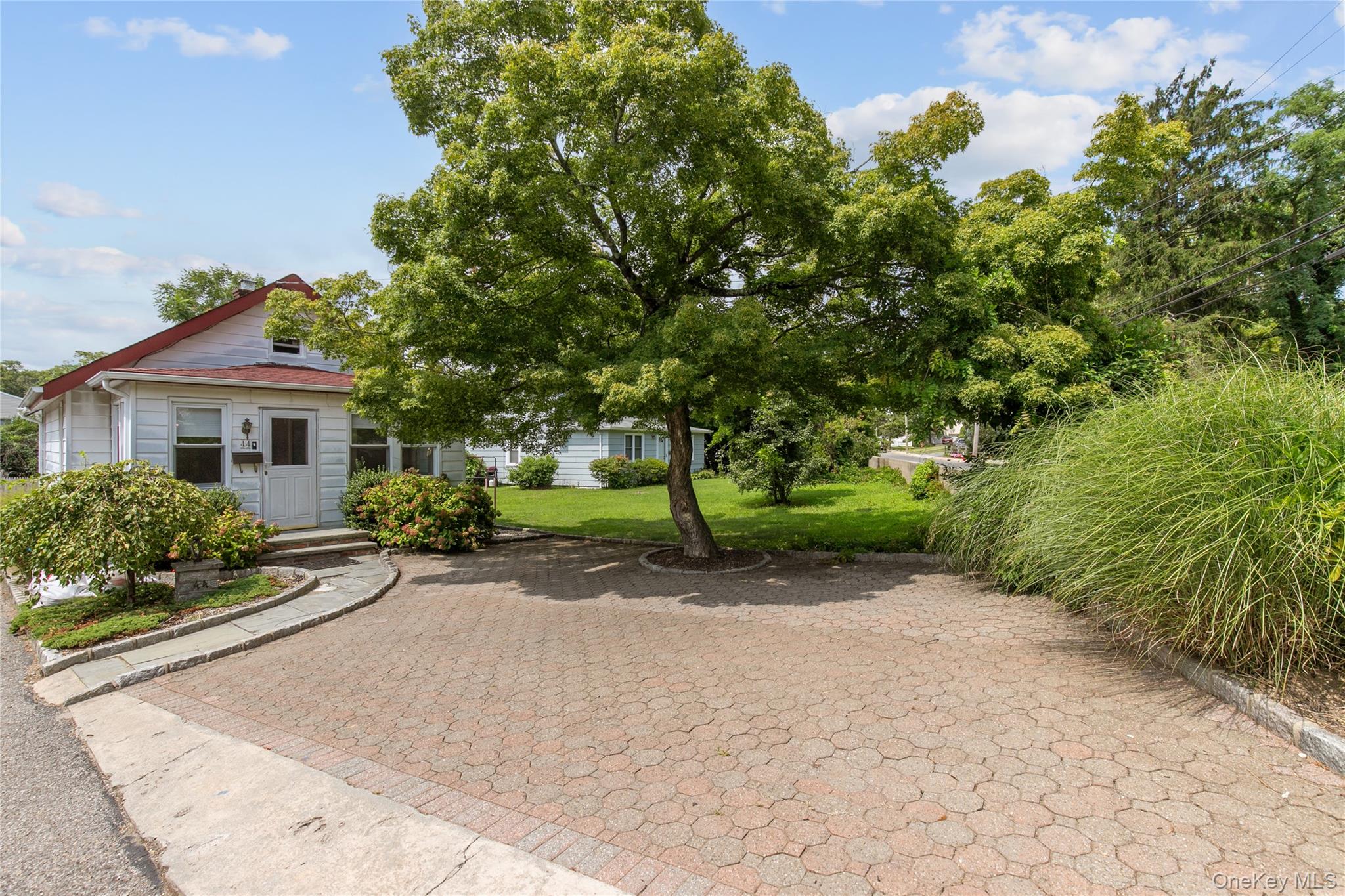 44 Perry Avenue Property Photo 1