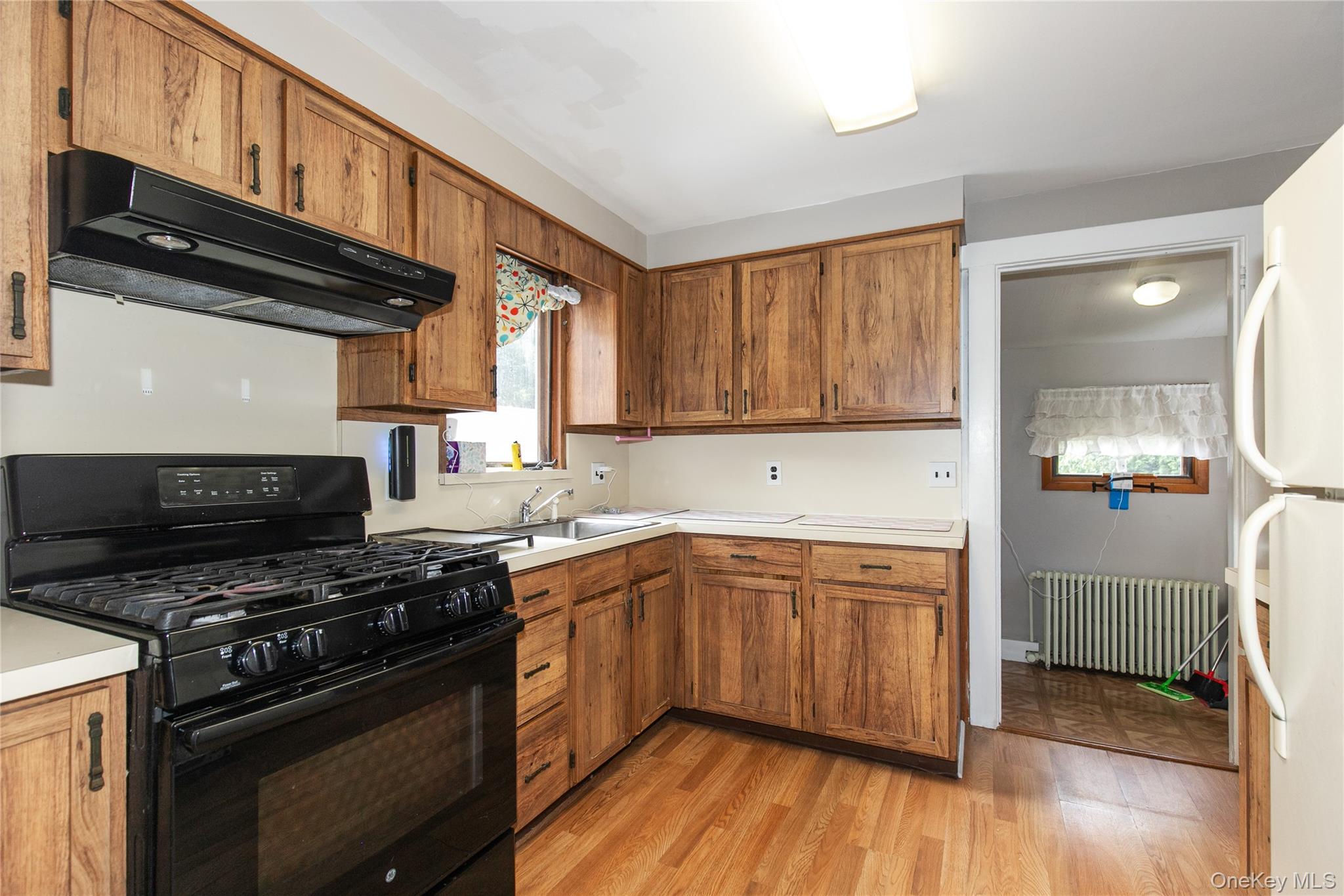 44 Perry Avenue Property Photo 11