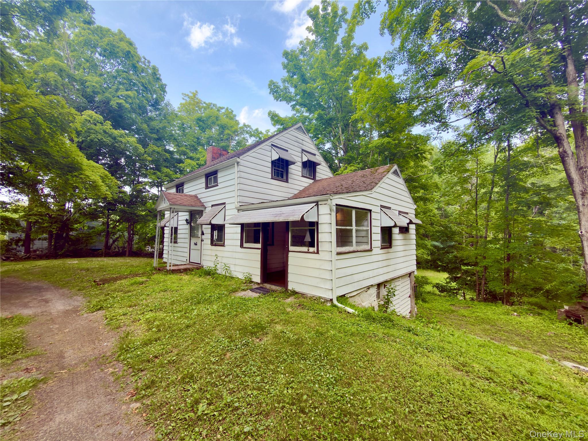 126 S Quaker Lane Property Photo 14
