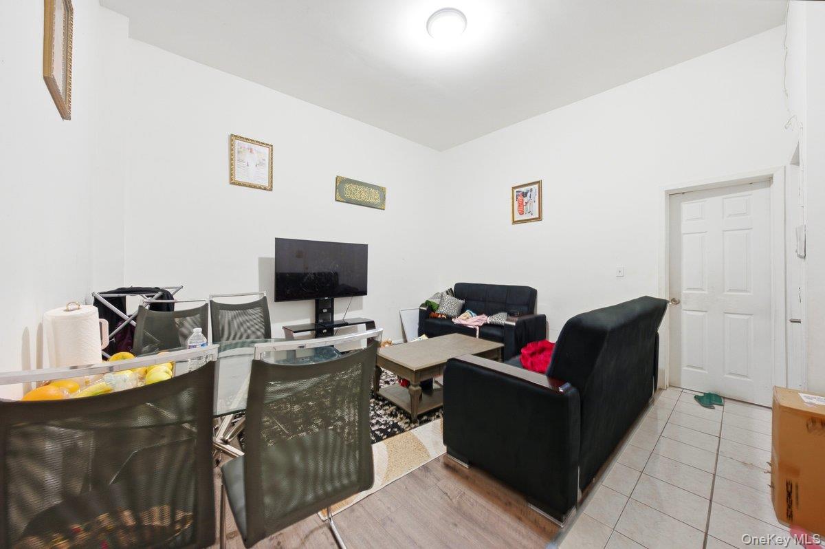 3159 Villa Avenue Property Photo 4