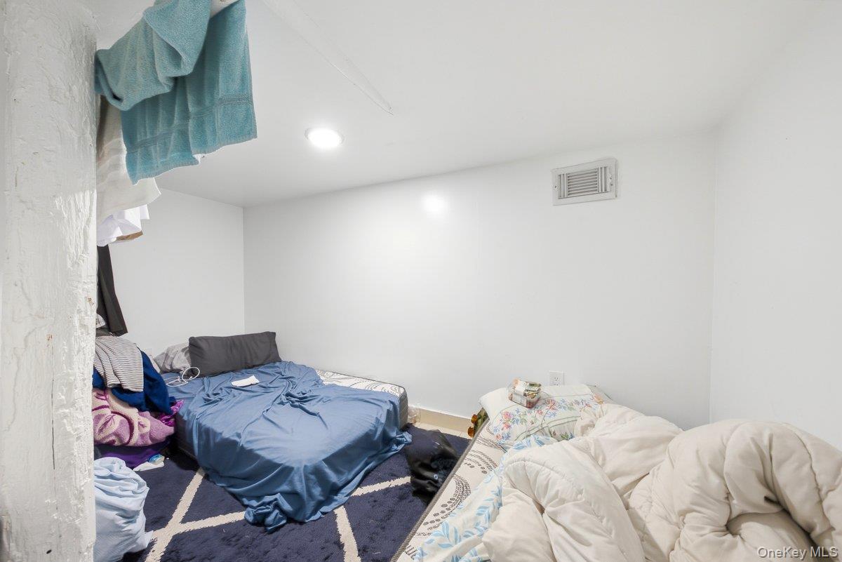 3159 Villa Avenue Property Photo 9