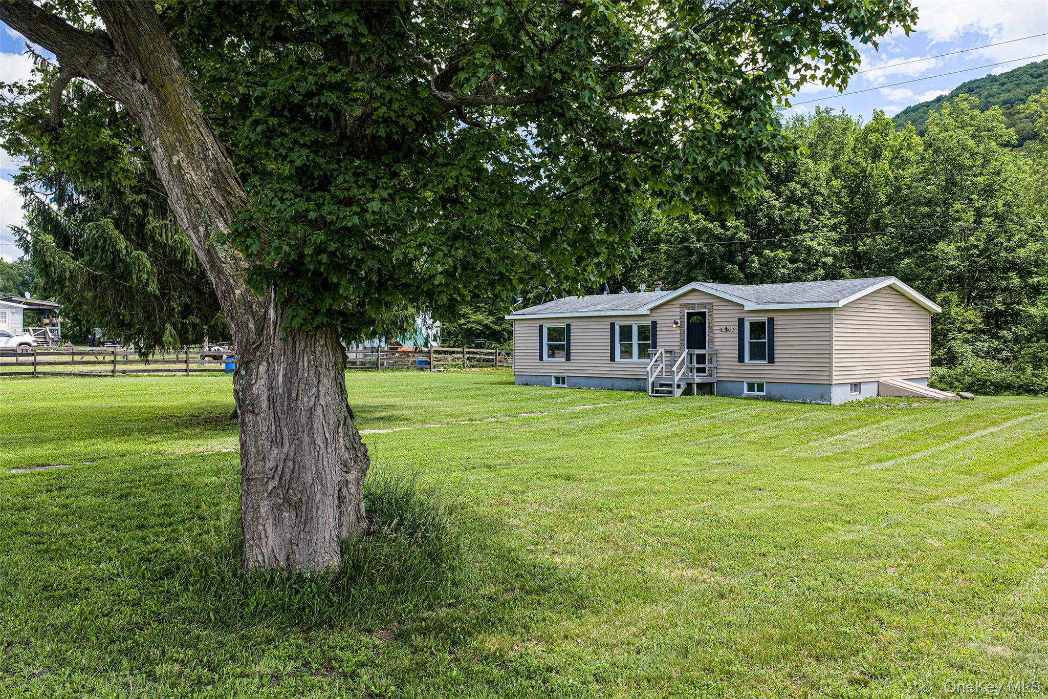 1780 Roses Brook Road Property Photo 3