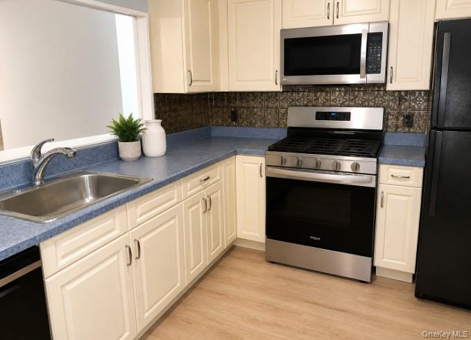 14 Shorehaven Boulevard Property Photo 4