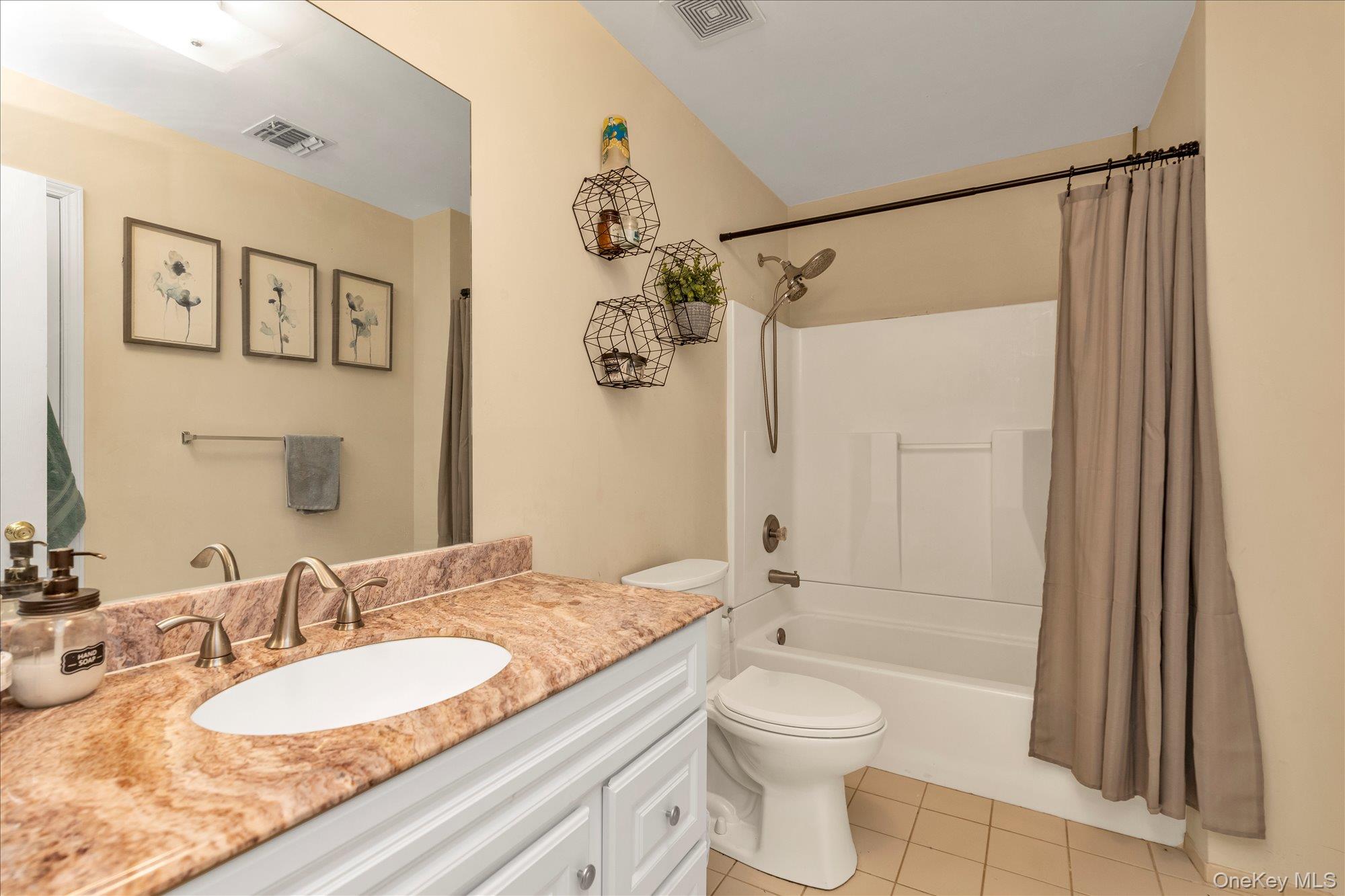 1027 Jerusalem Avenue 121 Property Photo 13