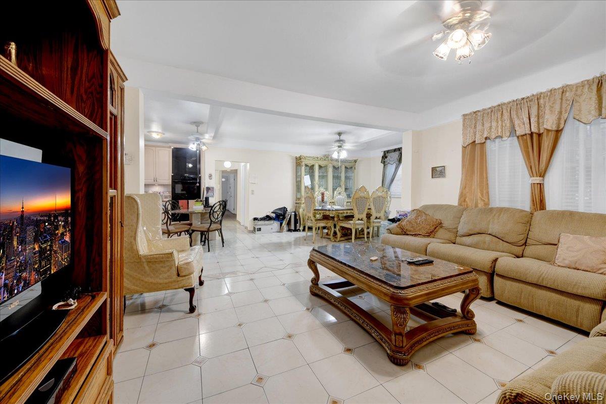 3170 Rawlins Avenue Property Photo 6
