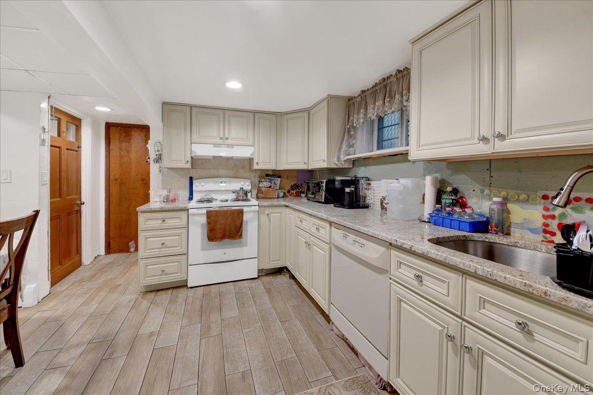 3170 Rawlins Avenue Property Photo 18
