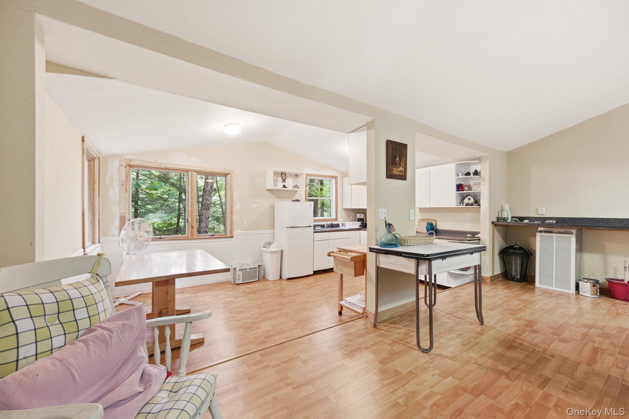 315 S Shore Drive Property Photo 5