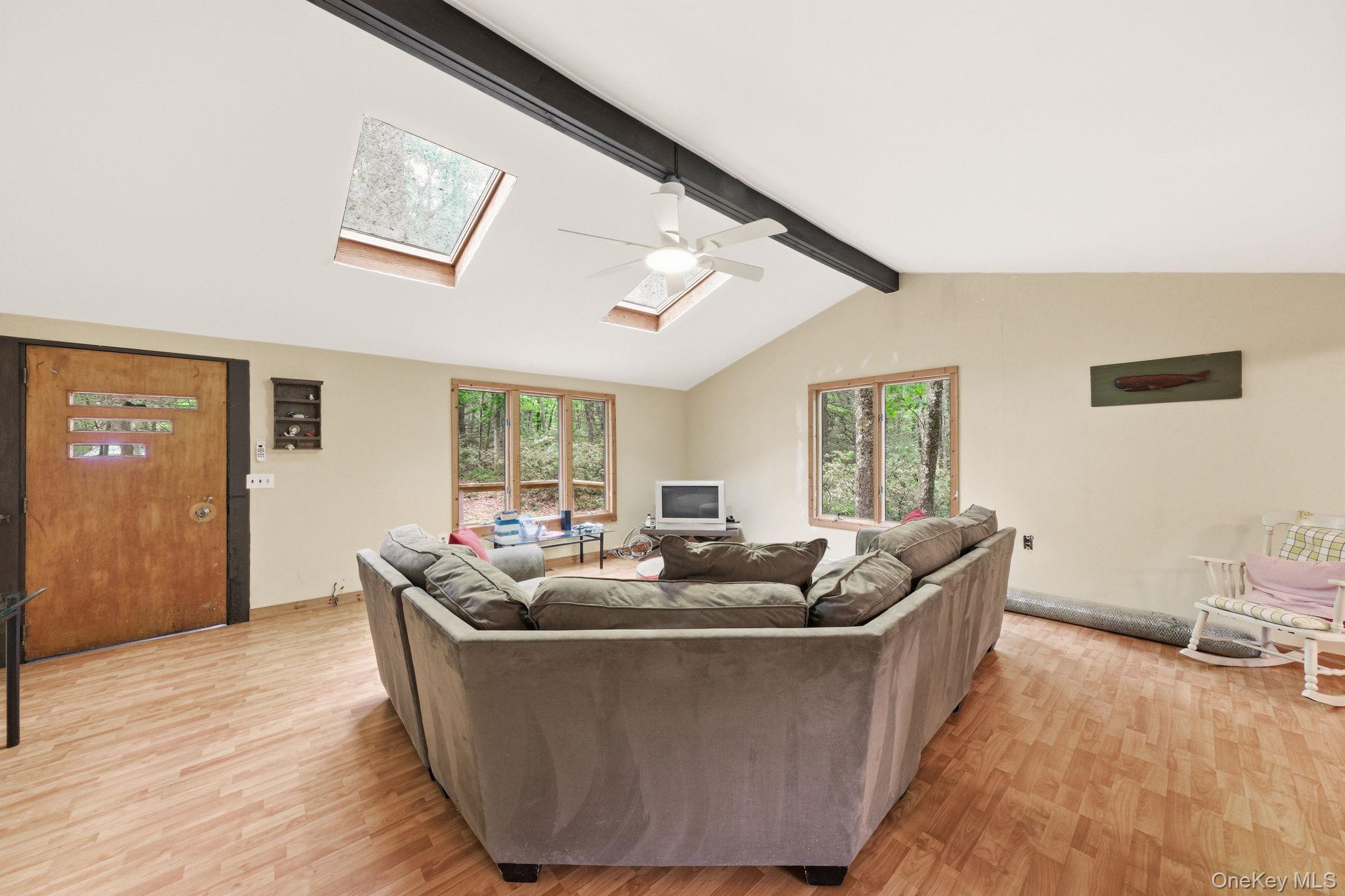 315 S Shore Drive Property Photo 6