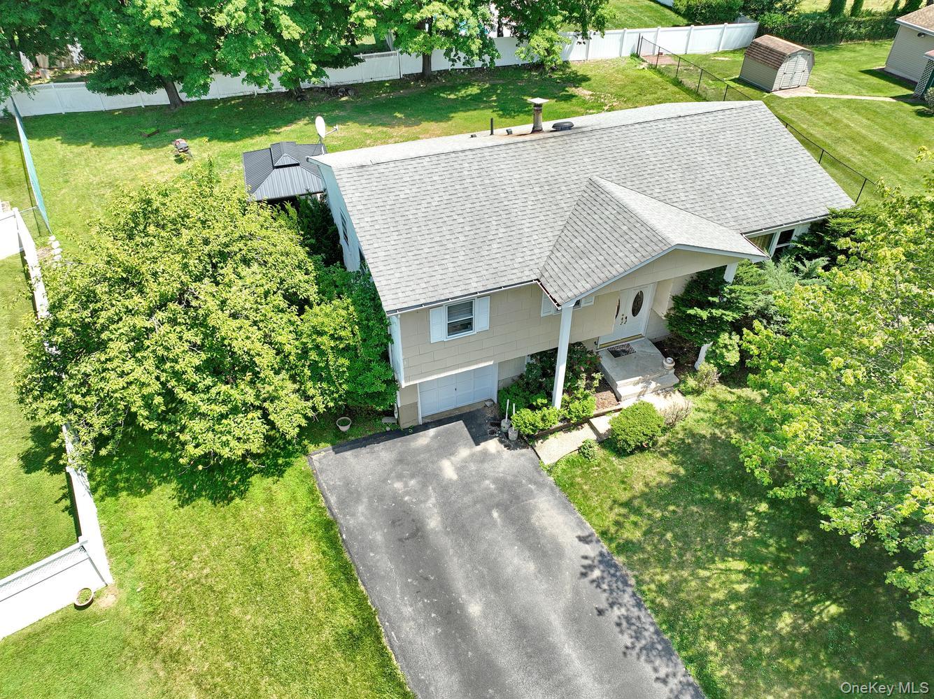 20 Woodridge Drive Property Photo 1