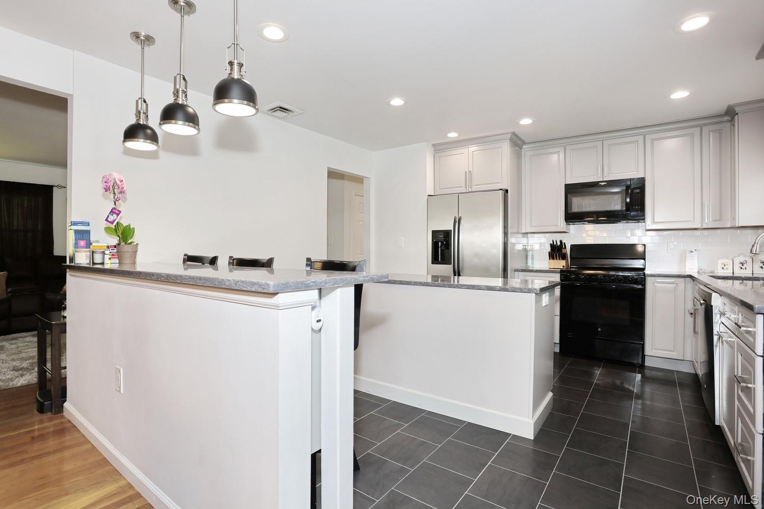 20 Woodridge Drive Property Photo 11