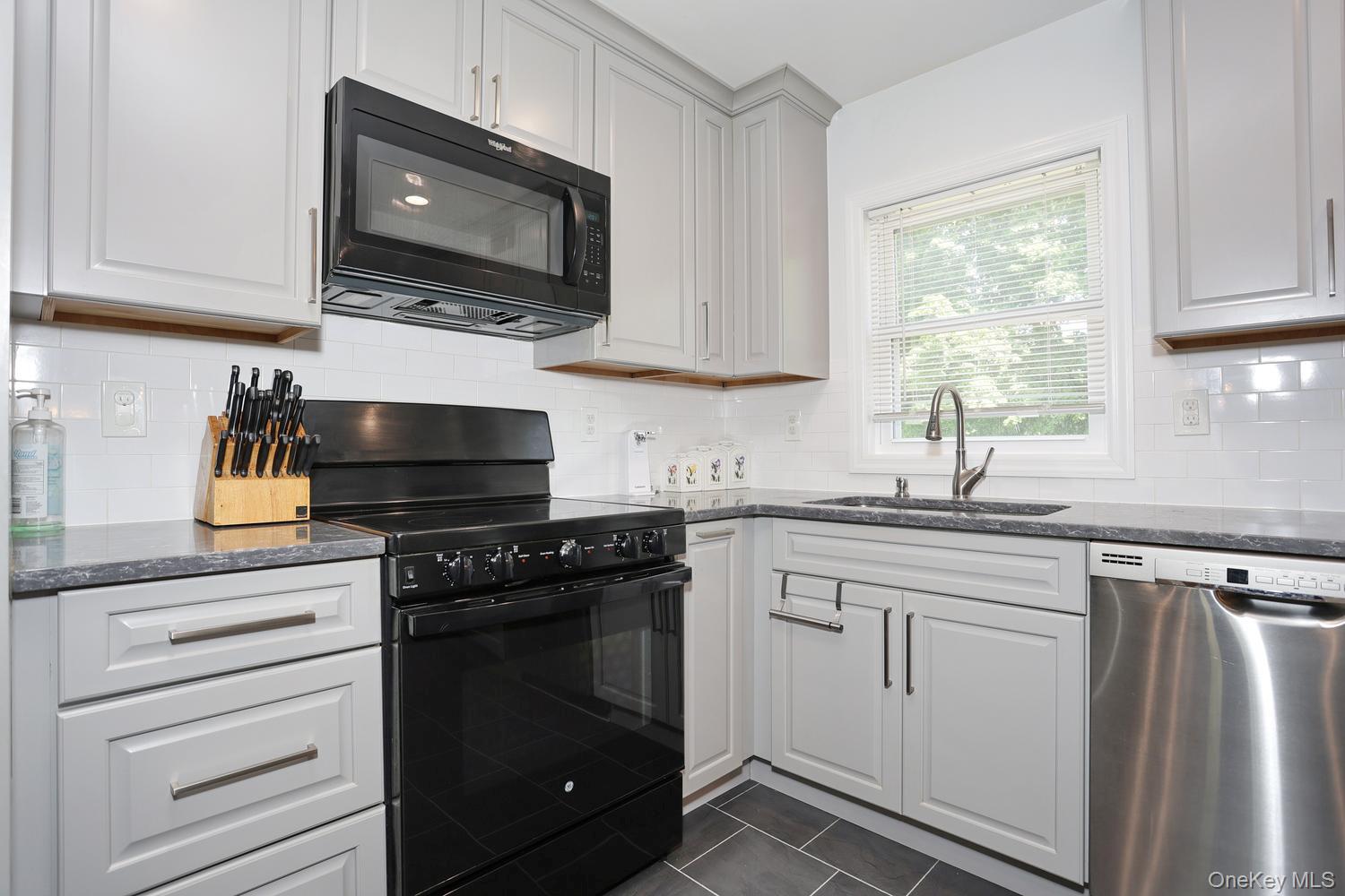20 Woodridge Drive Property Photo 14