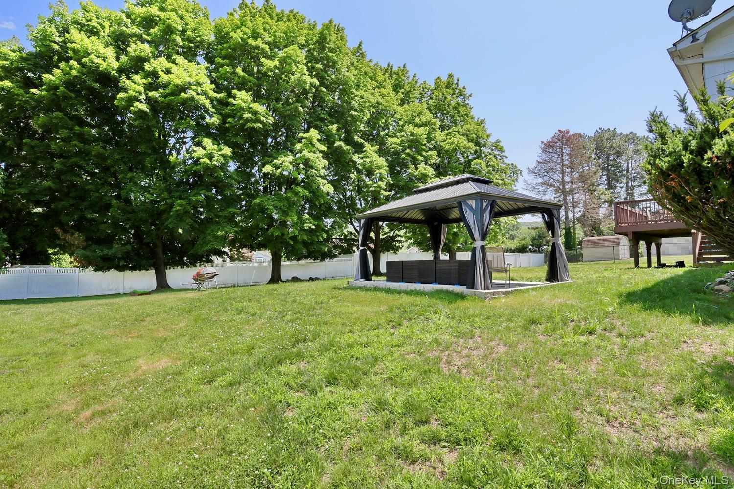 20 Woodridge Drive Property Photo 31