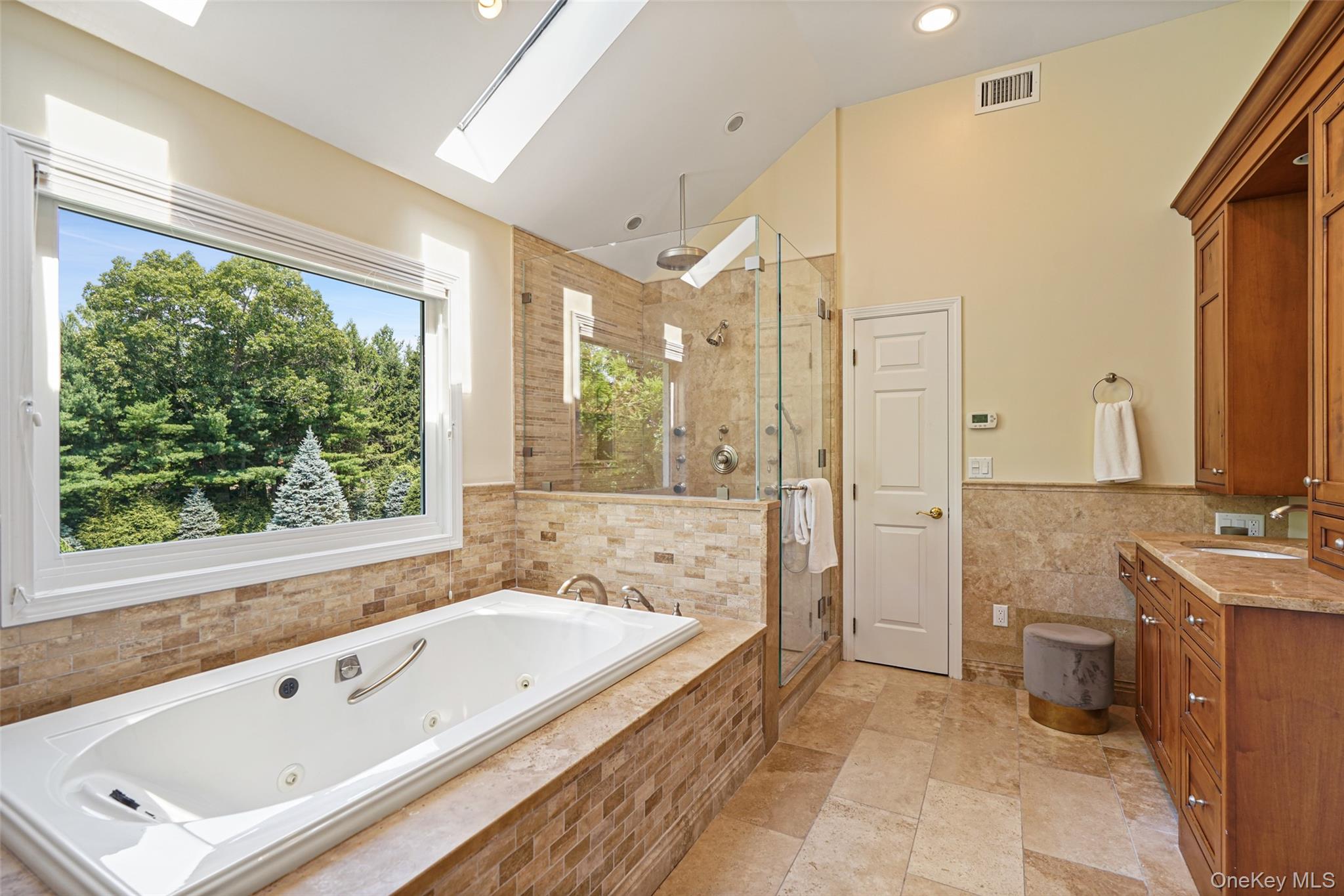 10 Crestview Drive Property Photo 18
