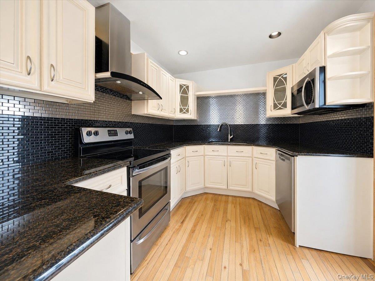 95 E Riviera Drive Property Photo 6