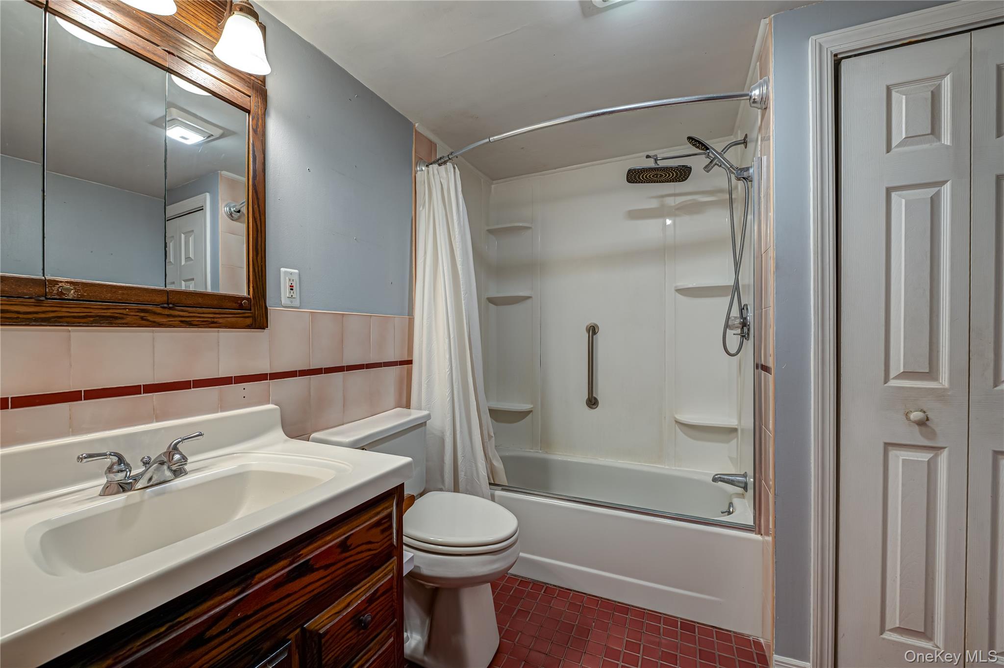 118 Tamarack Street Property Photo 16