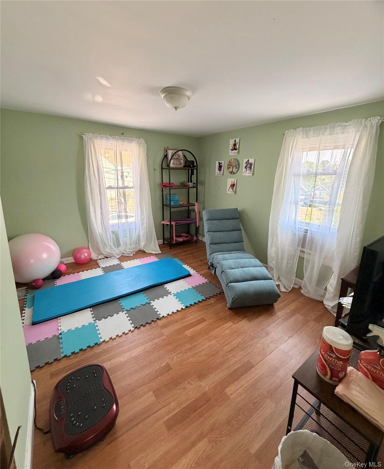 8 Forest Avenue 6 Property Photo 11