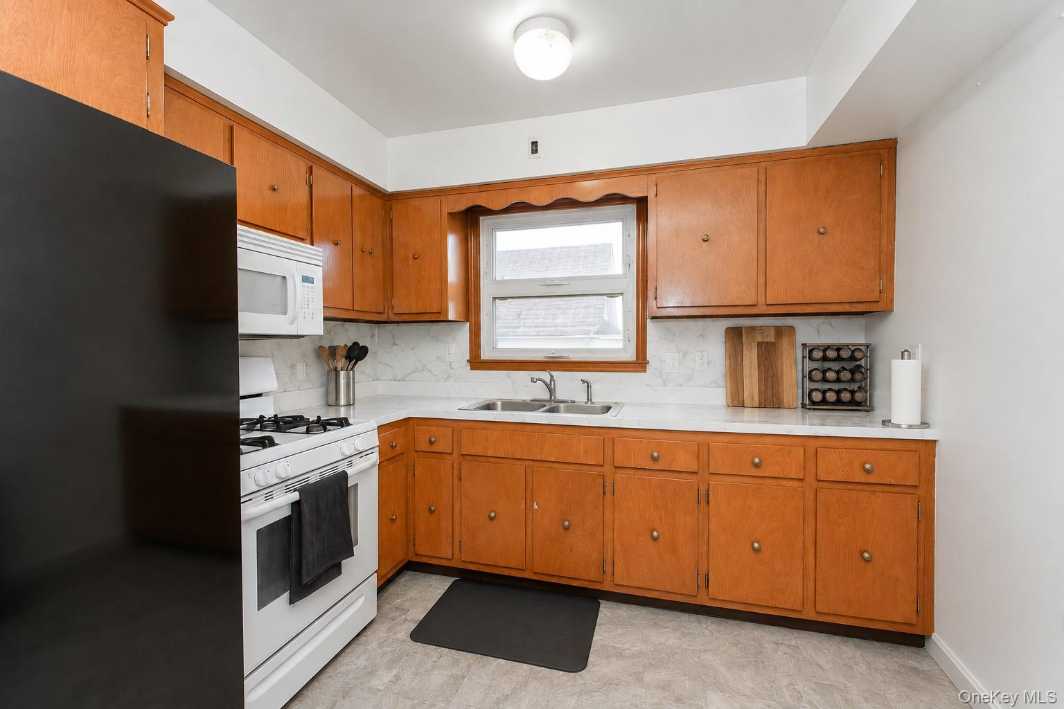 74 Highview Avenue Property Photo 28