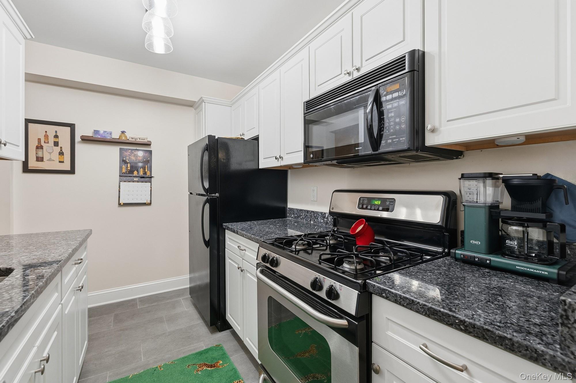 309 N Greeley Avenue 5c Property Photo 13