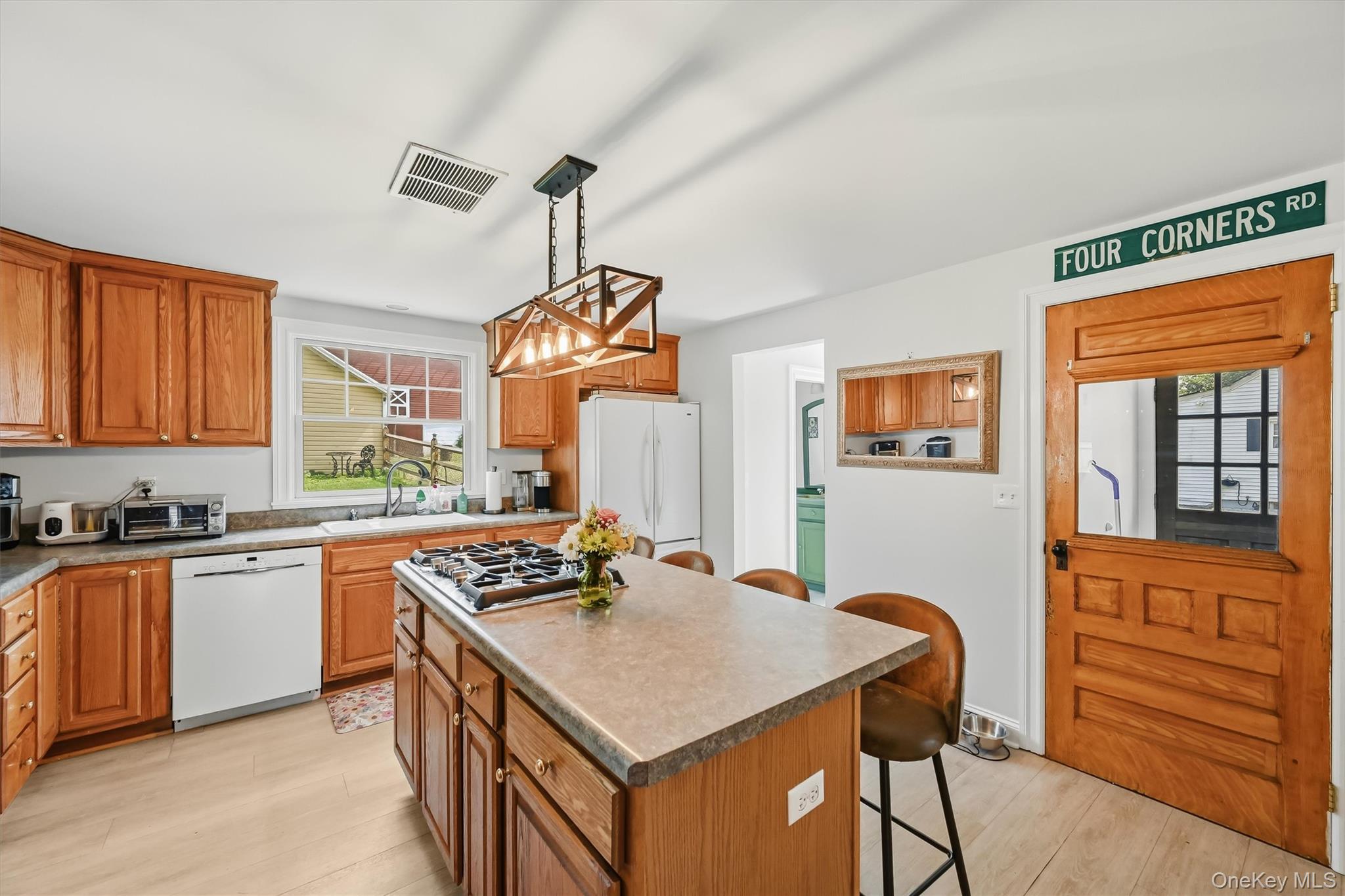 54 Pulaski Highway Property Photo 10