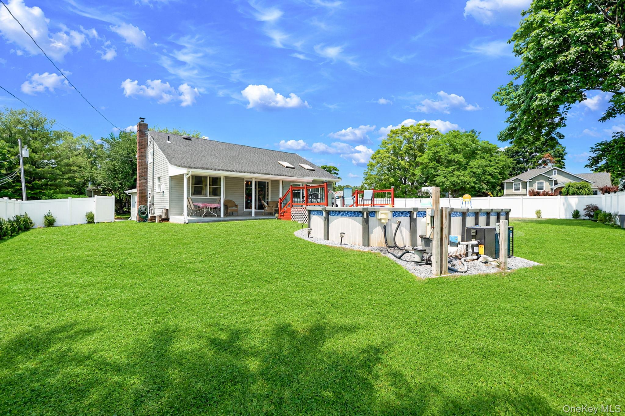 1 Blue Spruce Lane Property Photo 5