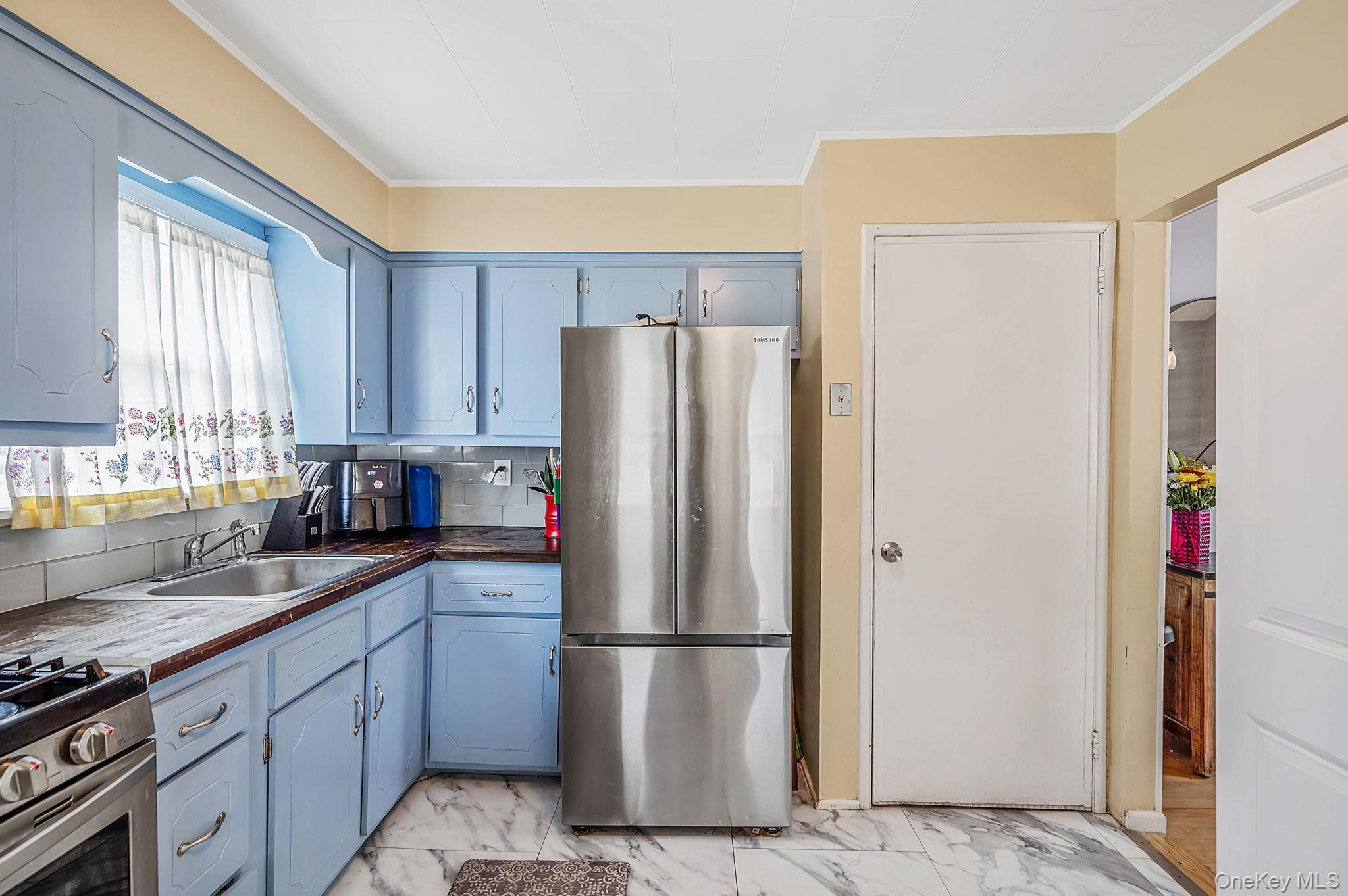 1 Blue Spruce Lane Property Photo 23