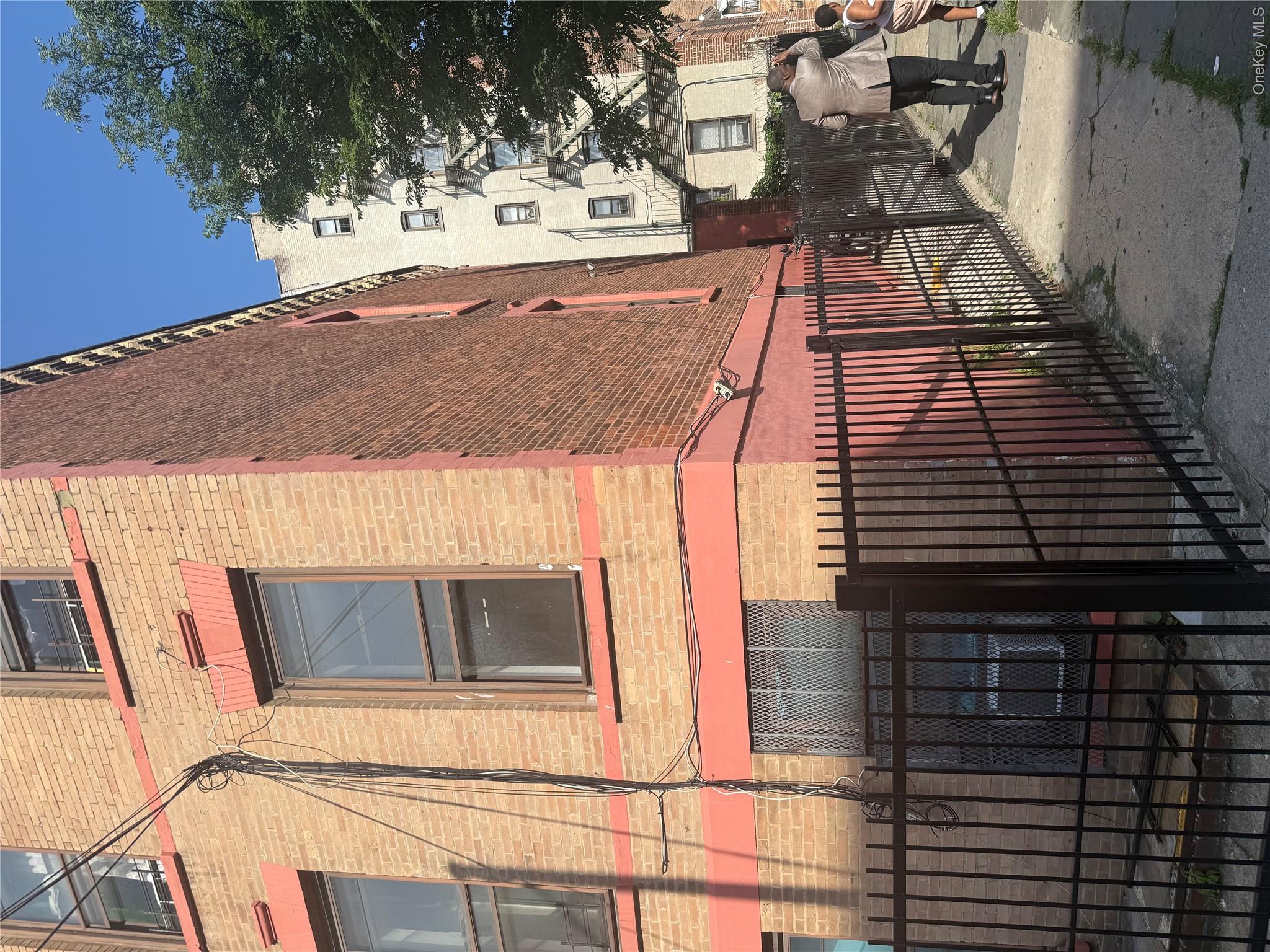 2186 Washington Avenue Property Photo 2