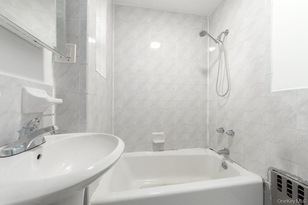 543 Miller Avenue Property Photo 6