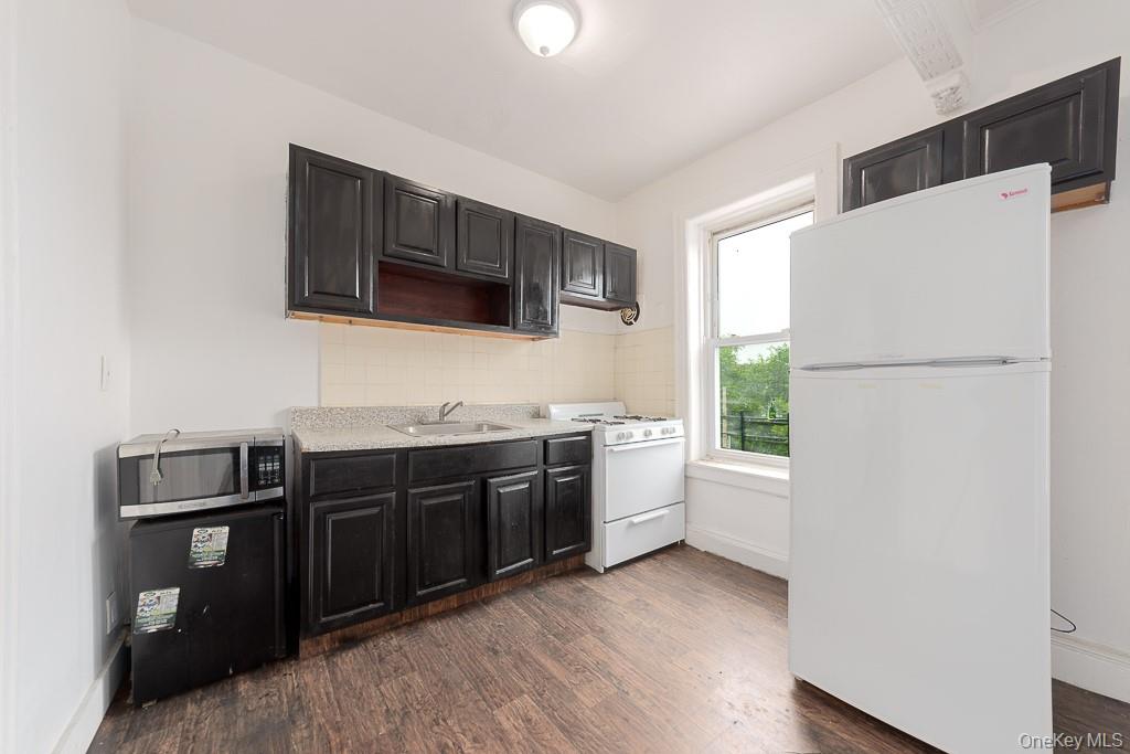 543 Miller Avenue Property Photo 7