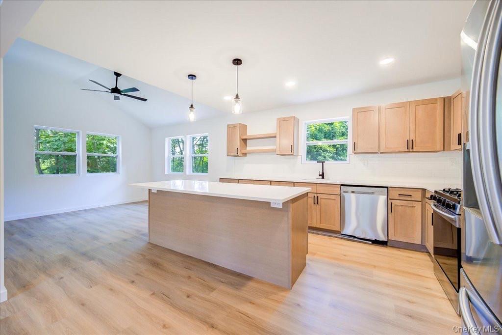 452 Vineyard Avenue Property Photo 7