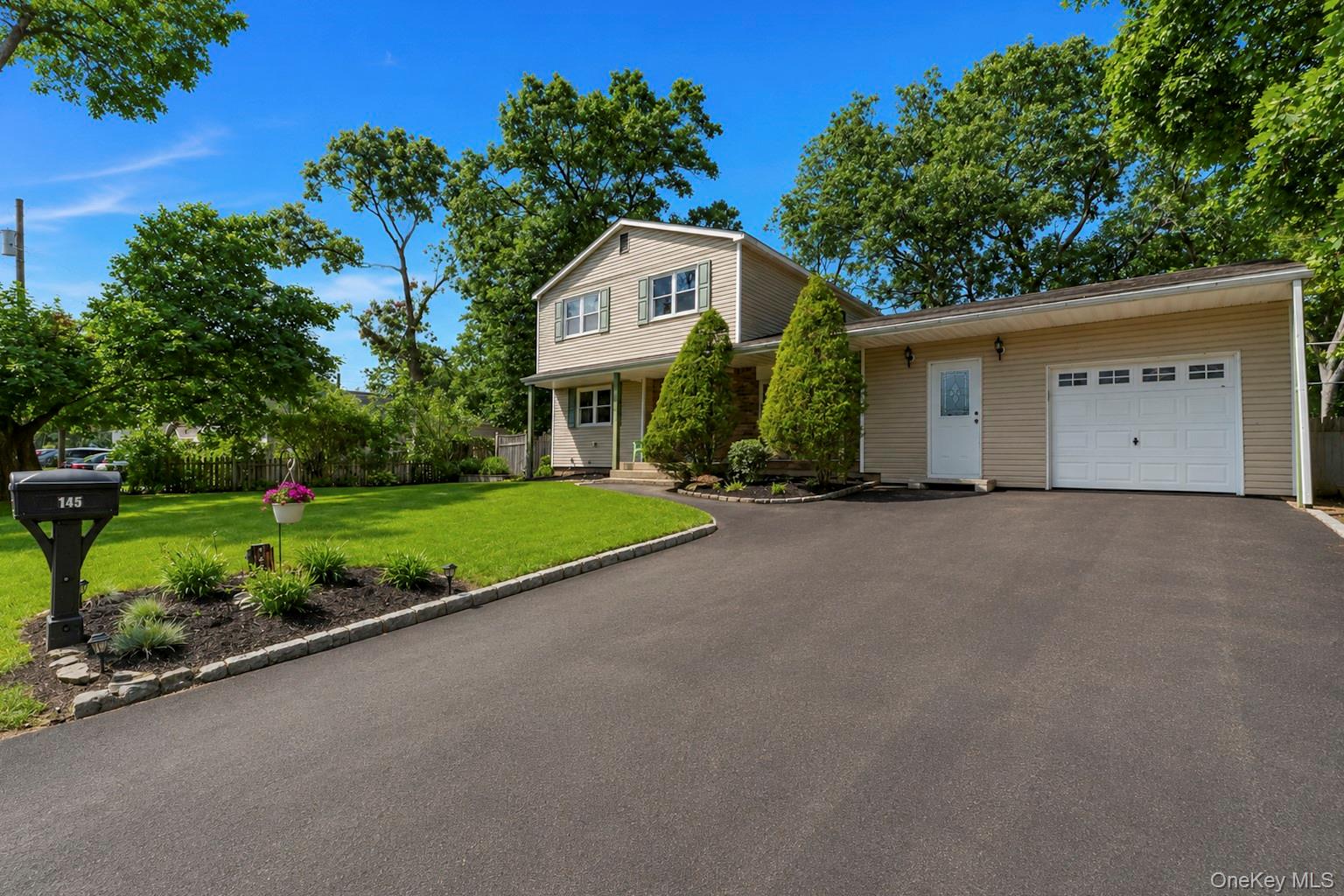 145 Sioux Street Property Photo 3