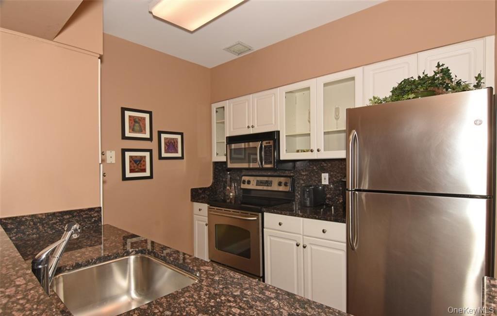100 New Roc City Place 204 Property Photo 8