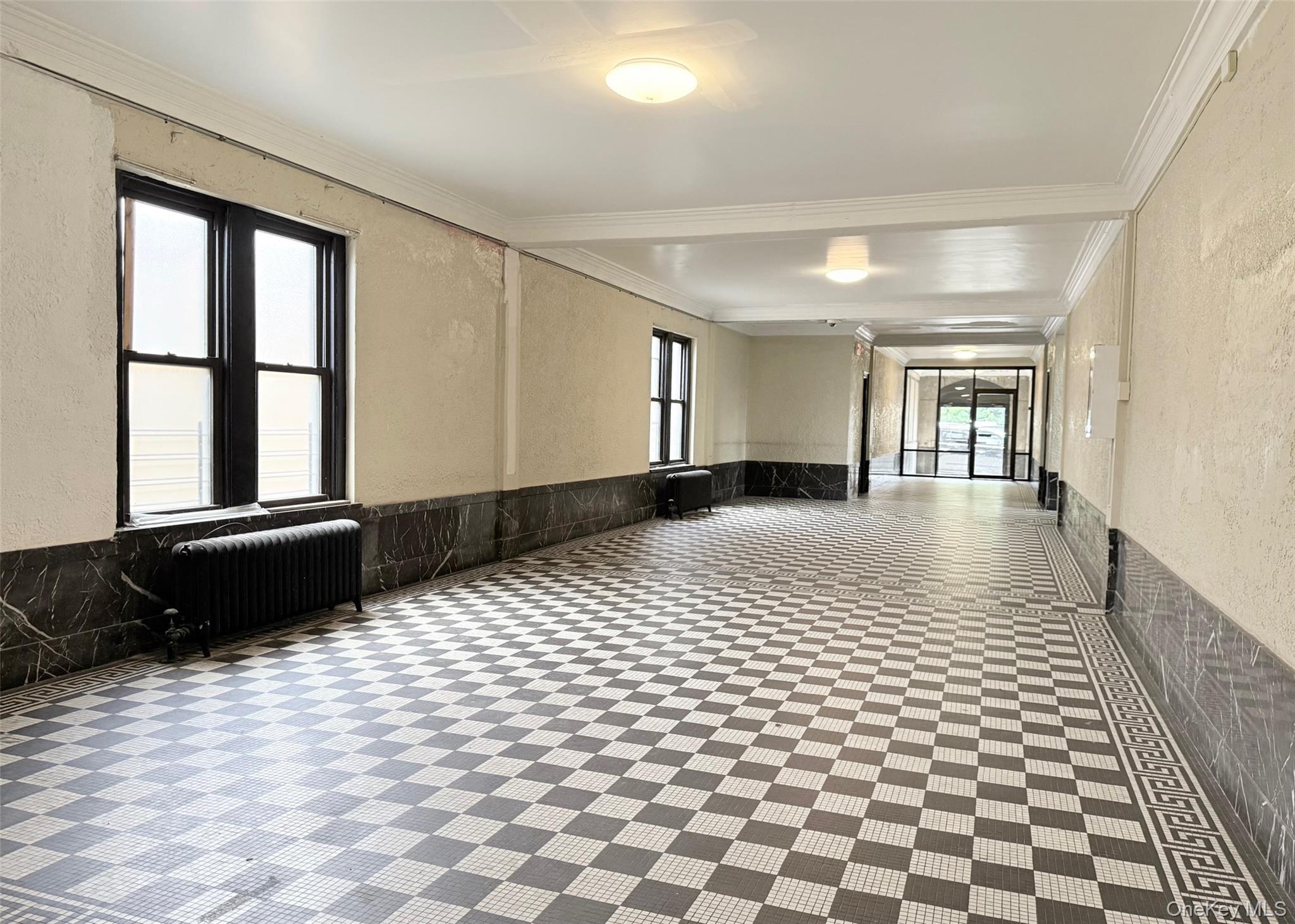 12 Chatsworth Avenue B-25 Property Photo 1