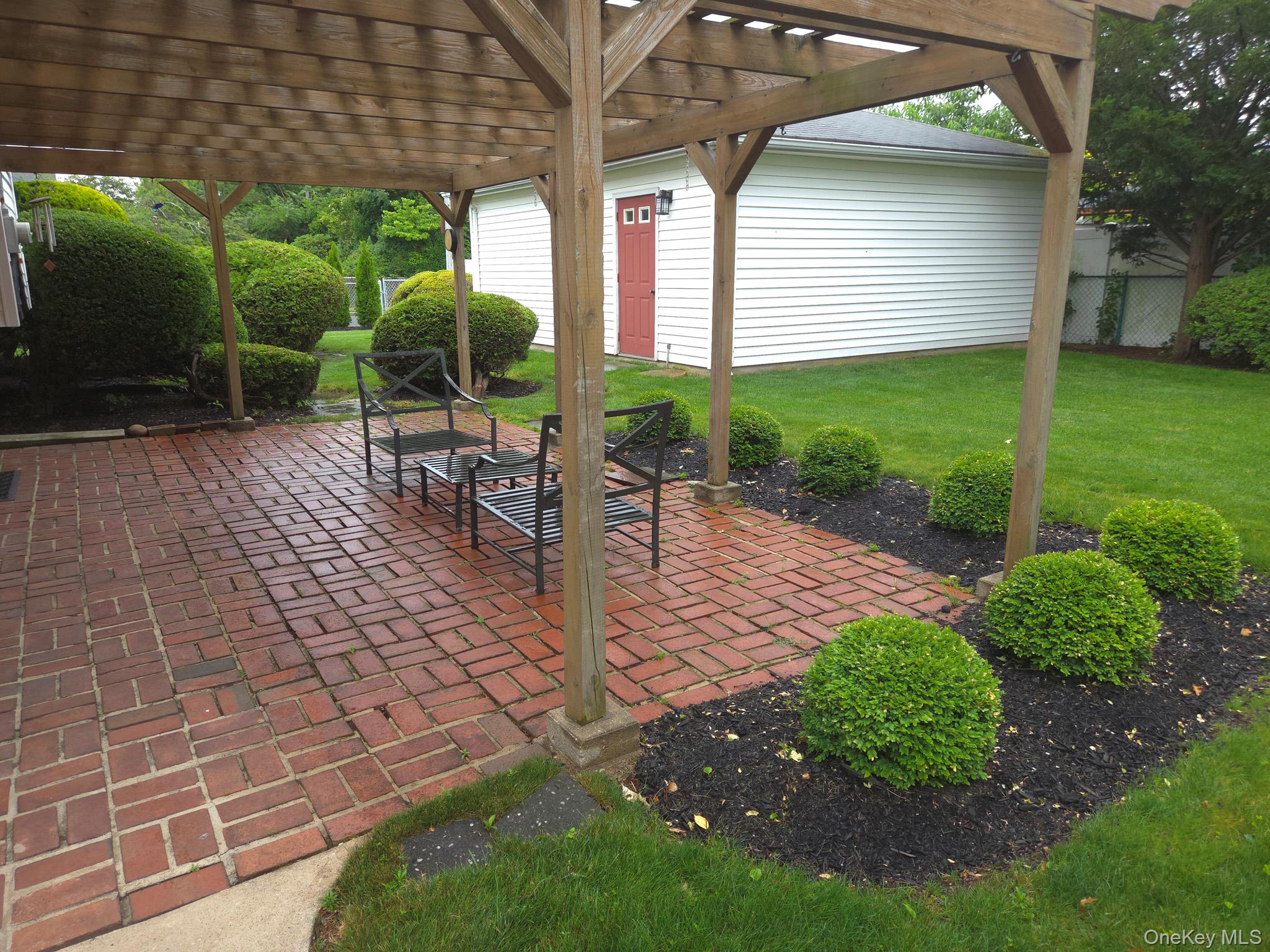 51 Eileen Avenue Property Photo 23