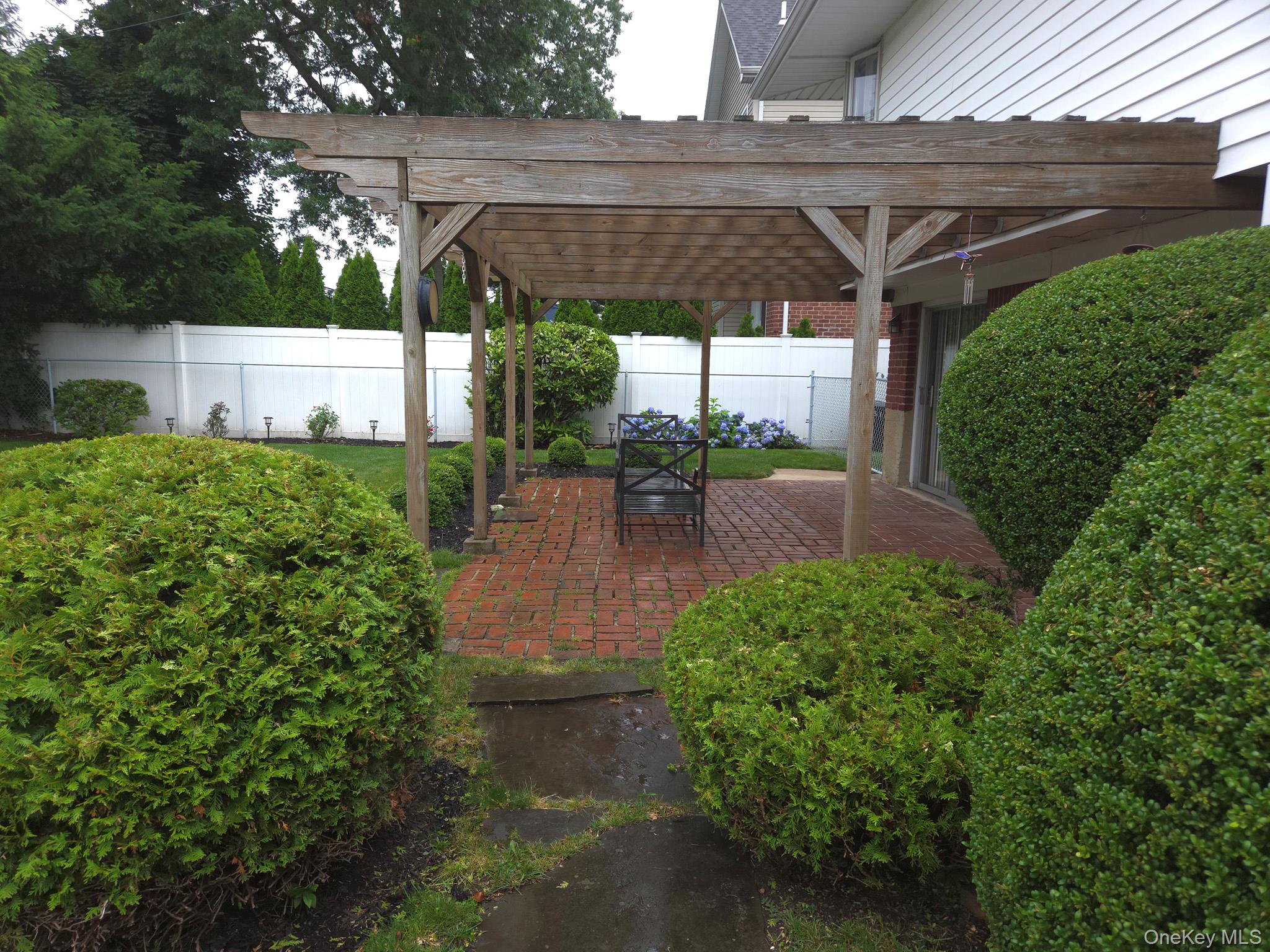 51 Eileen Avenue Property Photo 24