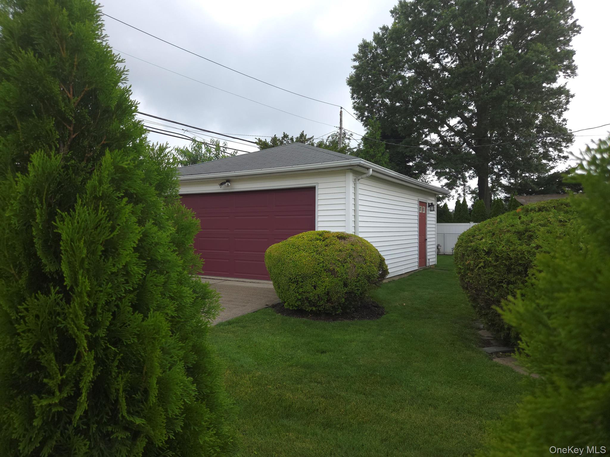 51 Eileen Avenue Property Photo 27