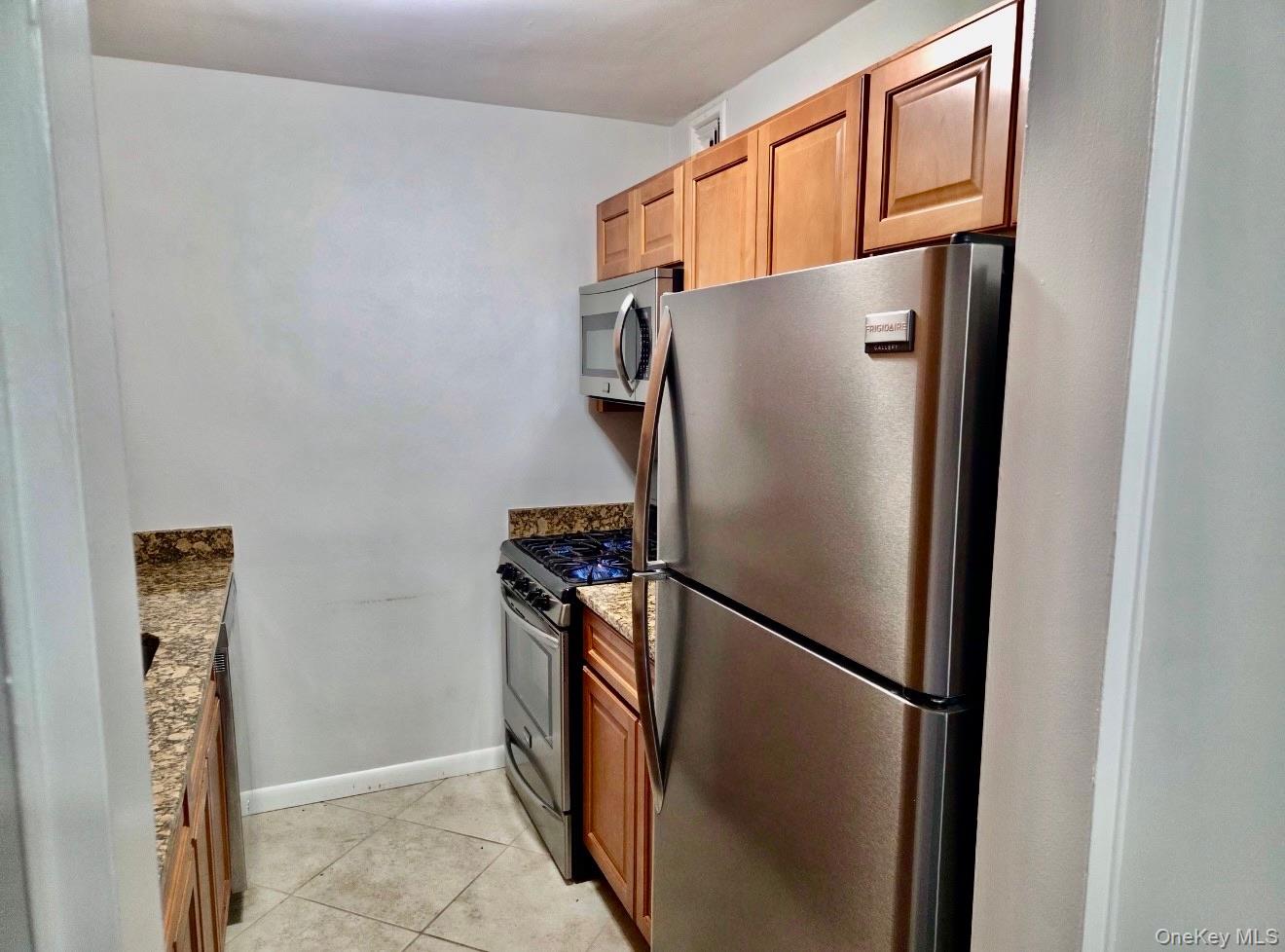 100 Lincoln Avenue 7b Property Photo 10
