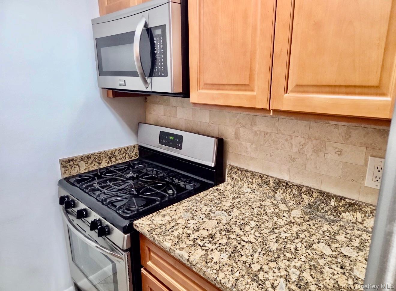 100 Lincoln Avenue 7b Property Photo 11