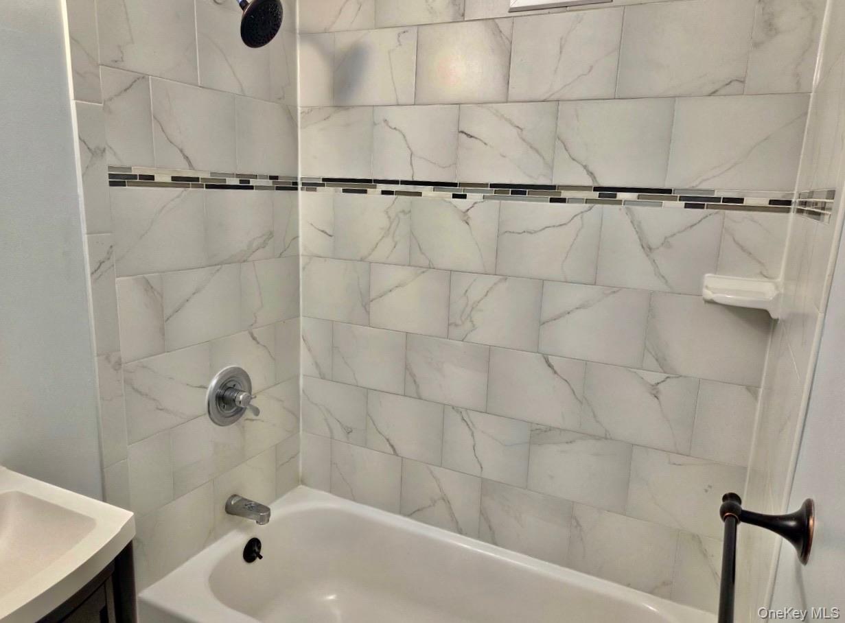 100 Lincoln Avenue 7b Property Photo 15