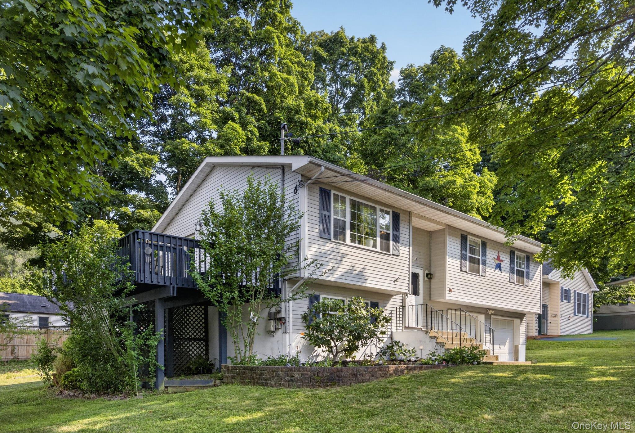 12 Pond Place Property Photo 1