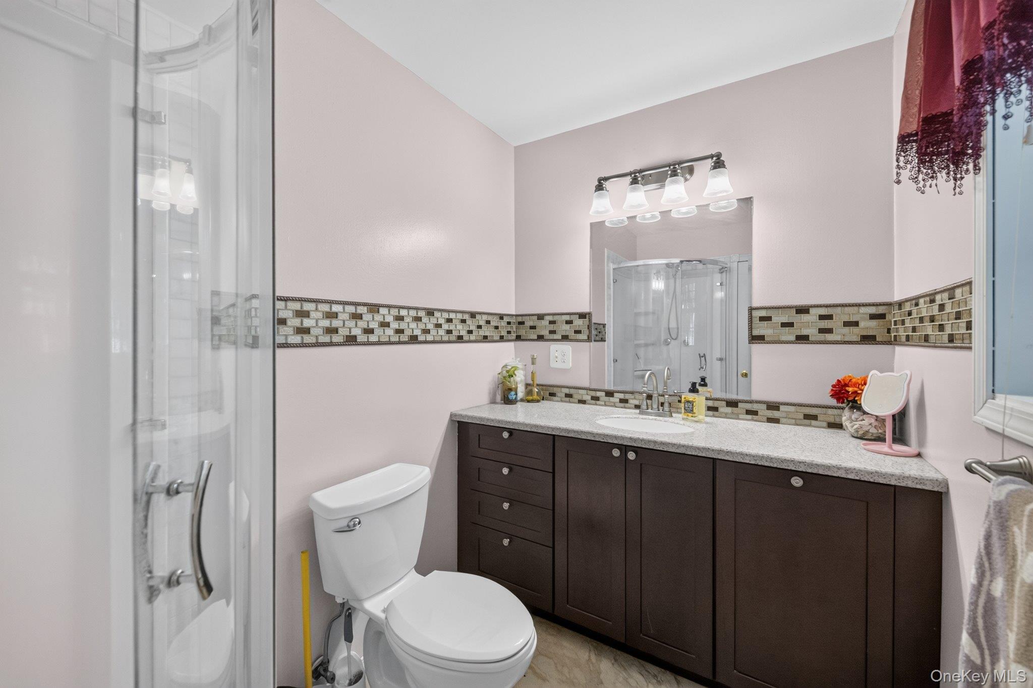 12 Pond Place Property Photo 16